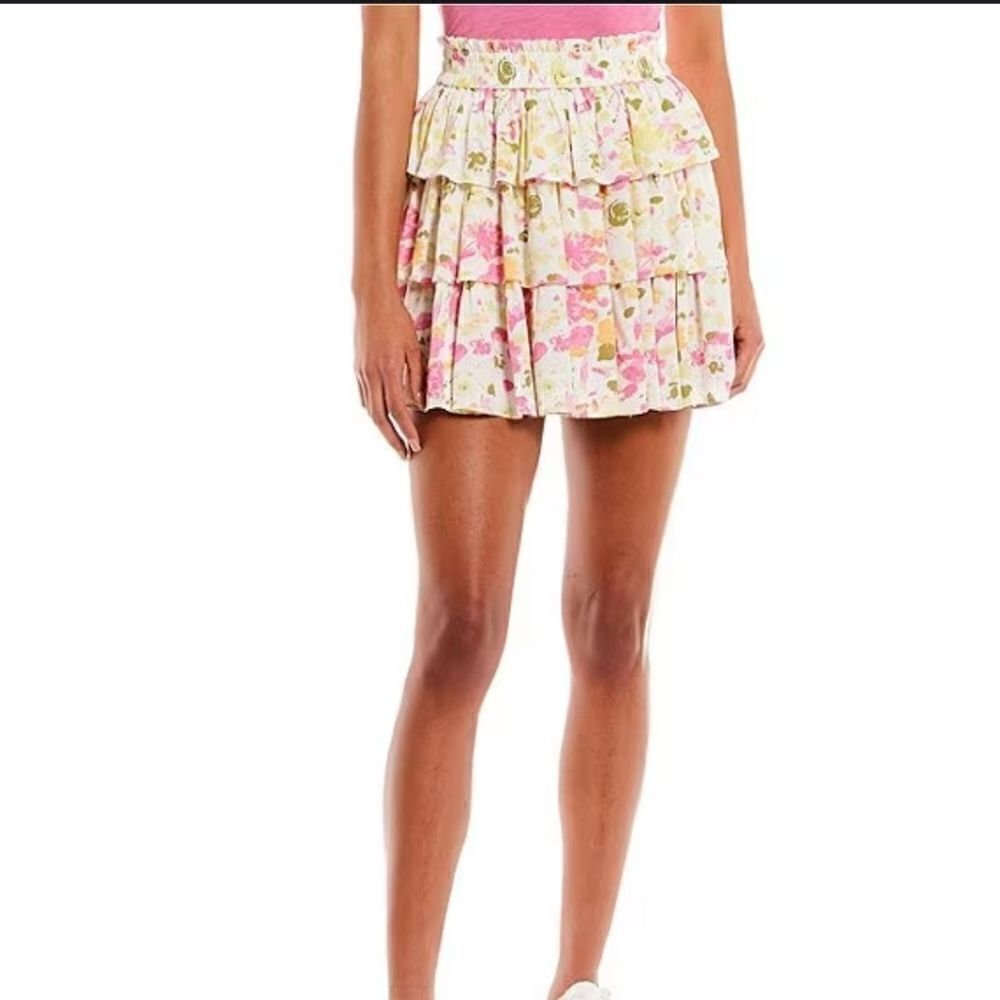 C&V Chelsea & VioletMid Rise Printed Ruffled Flippy Skirt - Picture 9 of 10